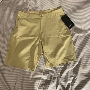 Mens Lululemon Commission Short Classic 9”. Waist Size 32”. Color light green.